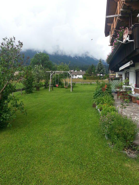 Haus Karwendelblick Bed and Breakfast Leutasch Buitenkant foto