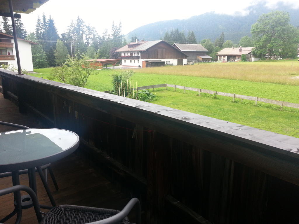 Haus Karwendelblick Bed and Breakfast Leutasch Kamer foto