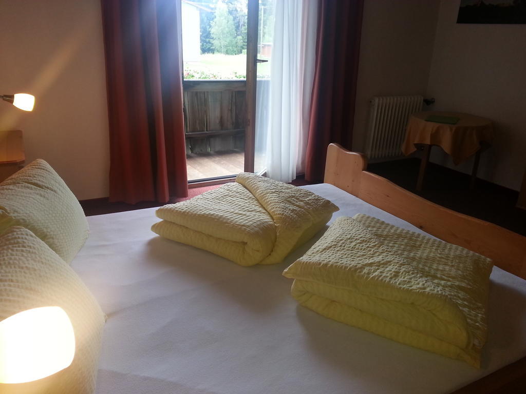 Haus Karwendelblick Bed and Breakfast Leutasch Kamer foto